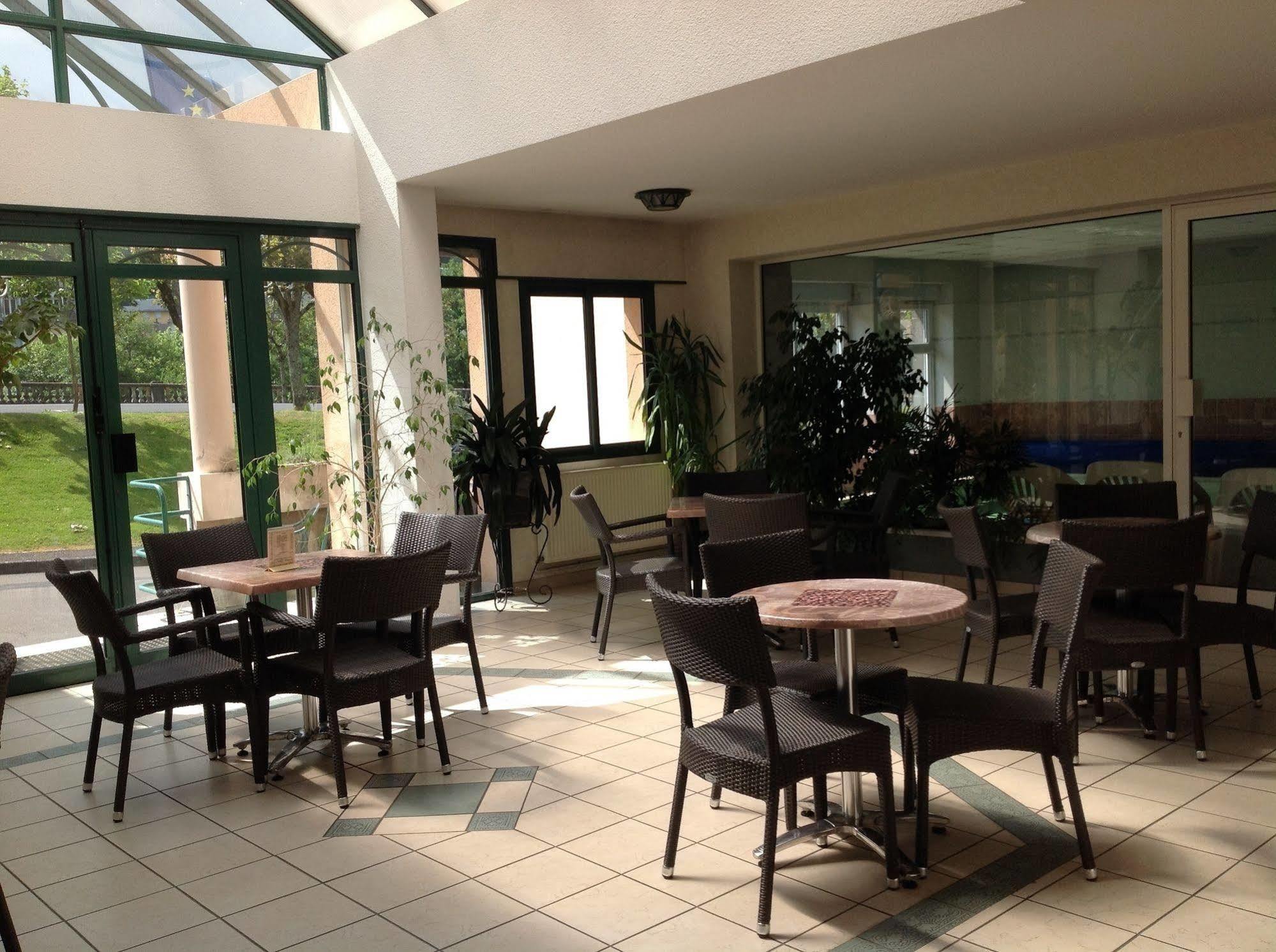 Hotel Au Val Dore La Bourboule Exterior photo